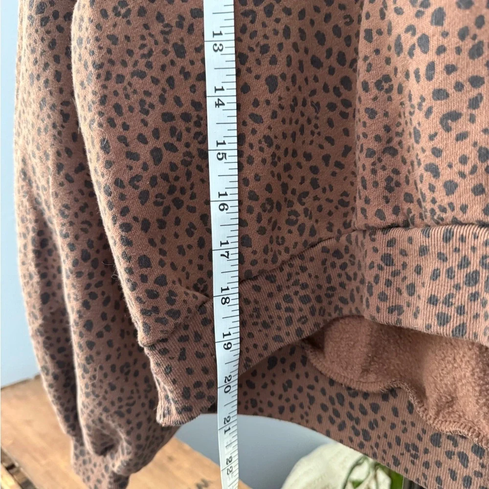 Abercrombie & Fitch Leopard Print Cropped Mock Neck Sweatshirt | Woman’s Size M